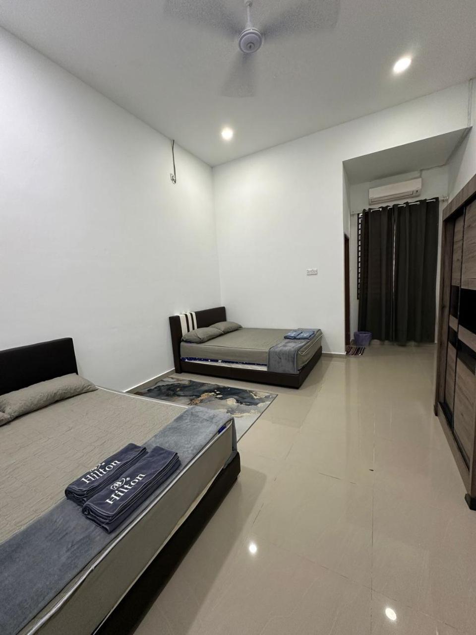 Homestay Kemaman Fyna08 Semi-D, 4 Bedrooms Dekat Pantai Kijal Exterior photo