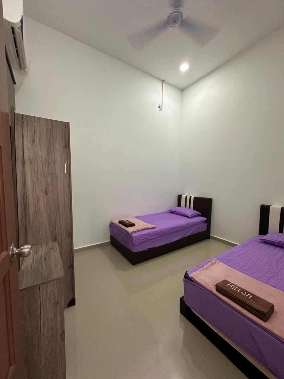 Homestay Kemaman Fyna08 Semi-D, 4 Bedrooms Dekat Pantai Kijal Exterior photo