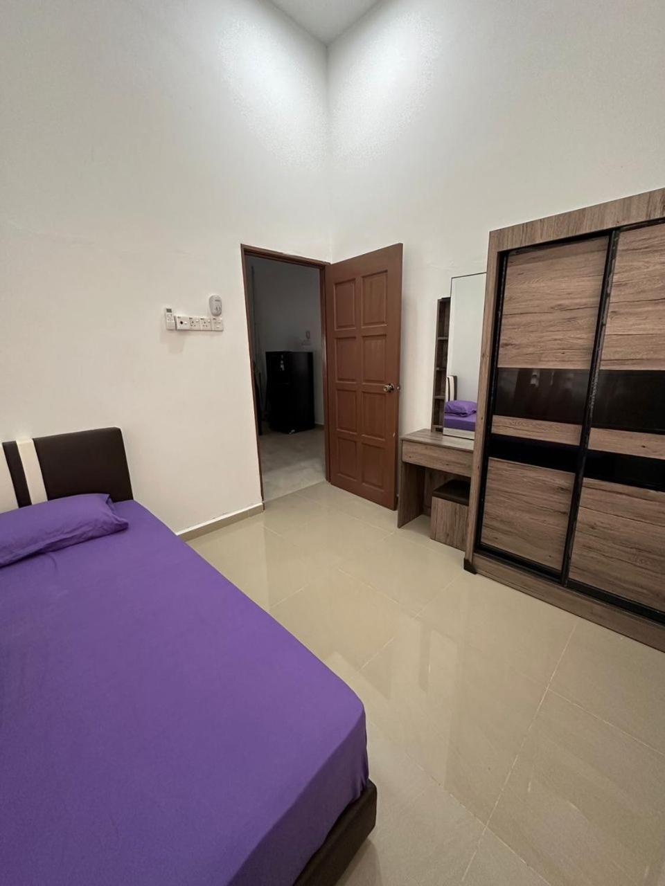 Homestay Kemaman Fyna08 Semi-D, 4 Bedrooms Dekat Pantai Kijal Exterior photo